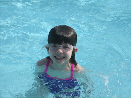20080311_Aidan_in_pool